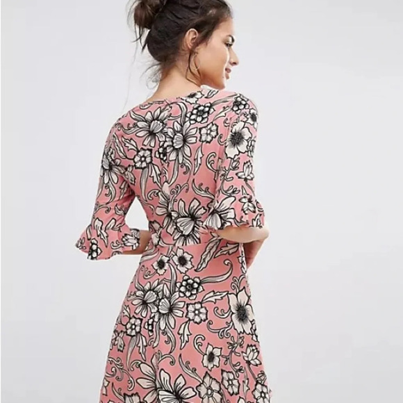 For Love & Lemons Ayla Laced Up Dress Floral Print Pink NWT Small Boho - Picture 2 of 8